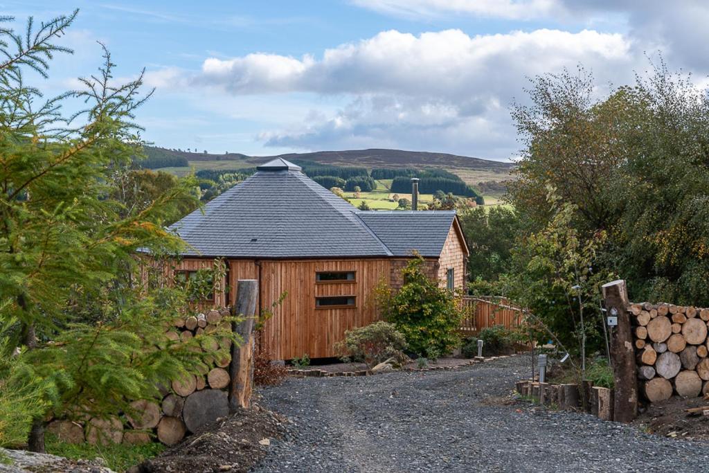 Dalnoid Cottages & Treehouses Nr Glenshee Екстер'єр фото