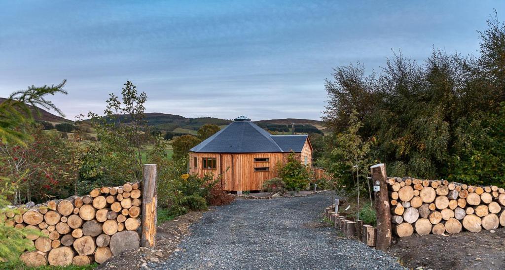 Dalnoid Cottages & Treehouses Nr Glenshee Екстер'єр фото