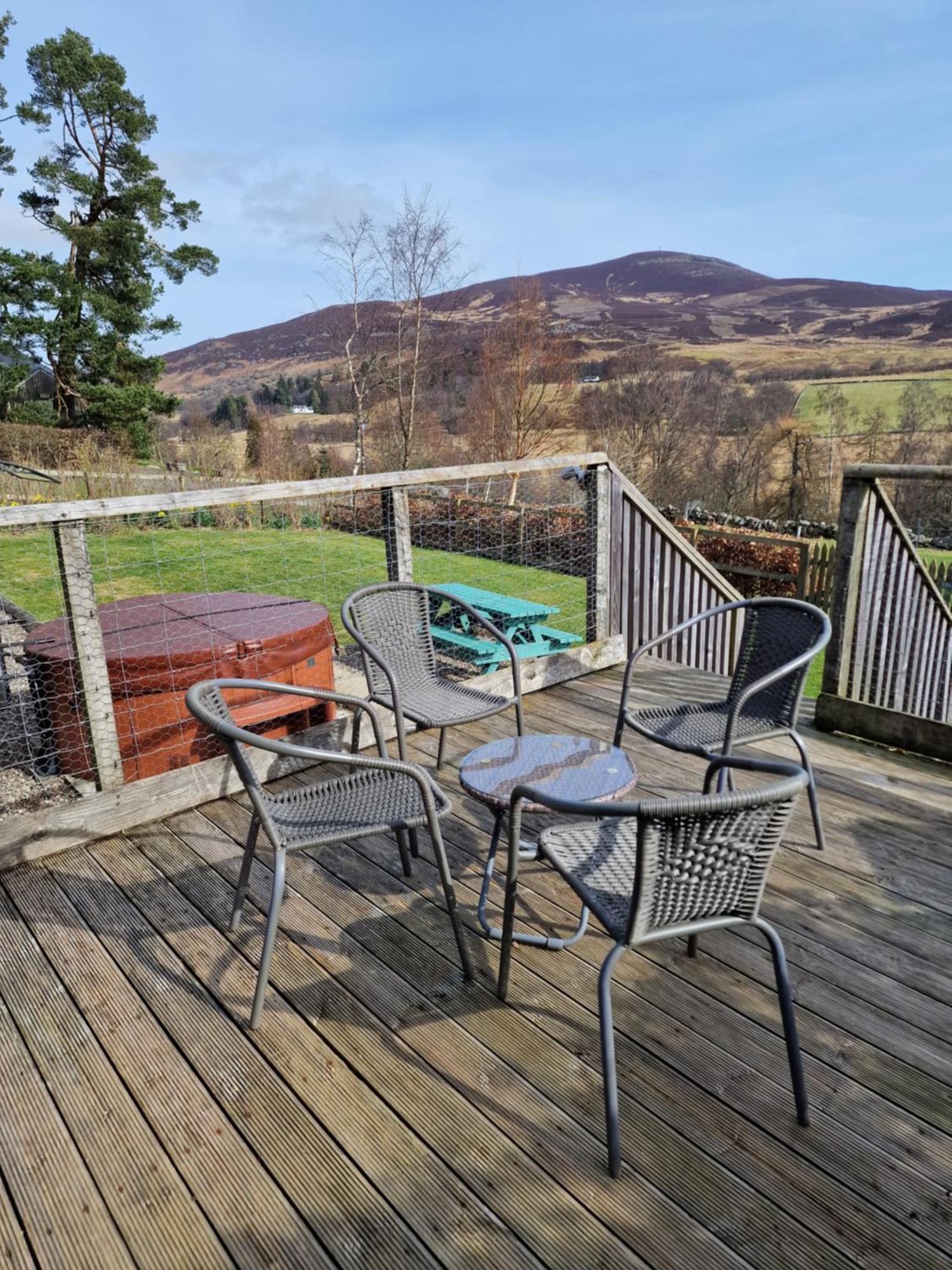 Dalnoid Cottages & Treehouses Nr Glenshee Екстер'єр фото