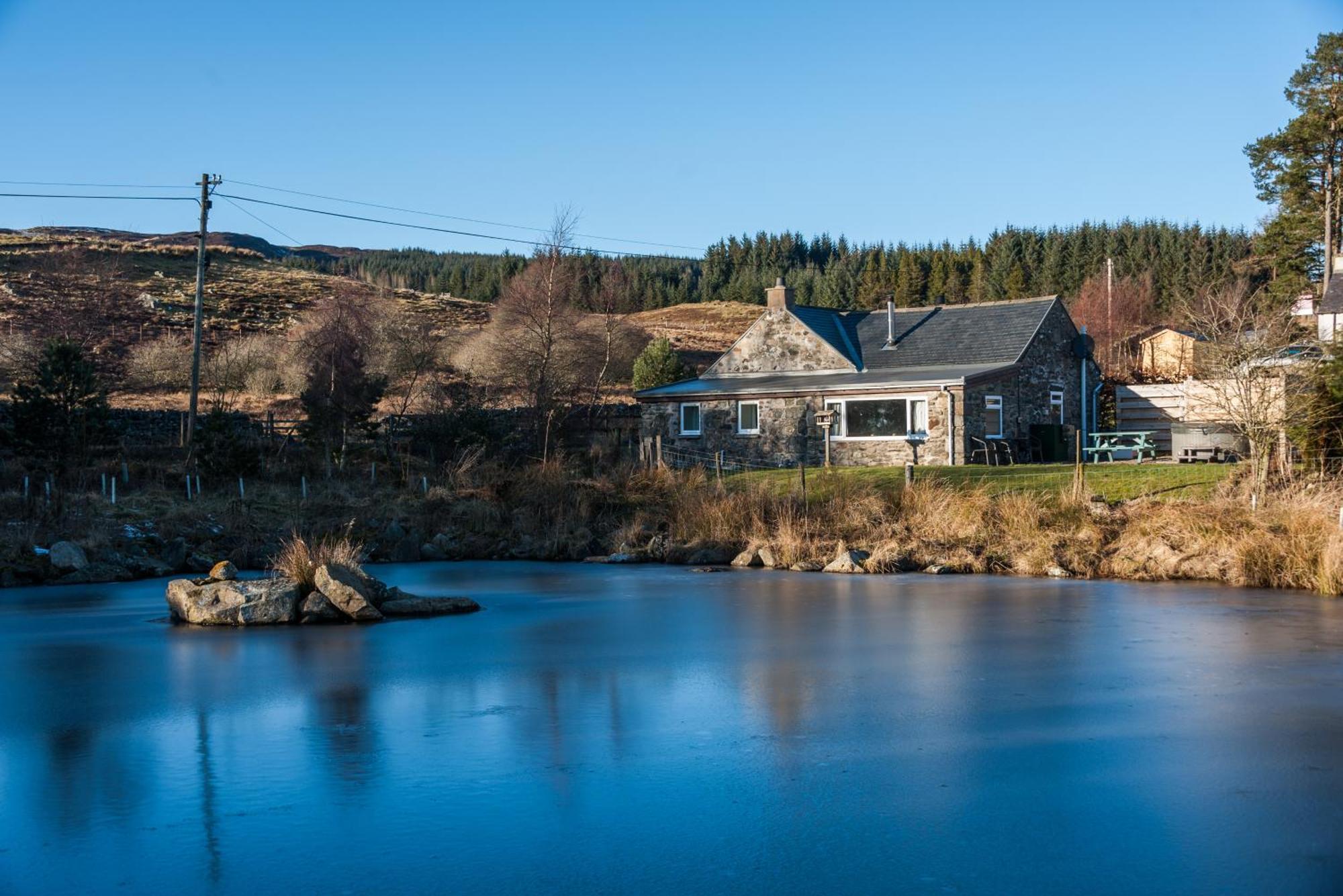 Dalnoid Cottages & Treehouses Nr Glenshee Екстер'єр фото
